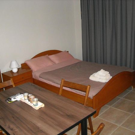 Kalamata Home, Marina A Bagian luar foto