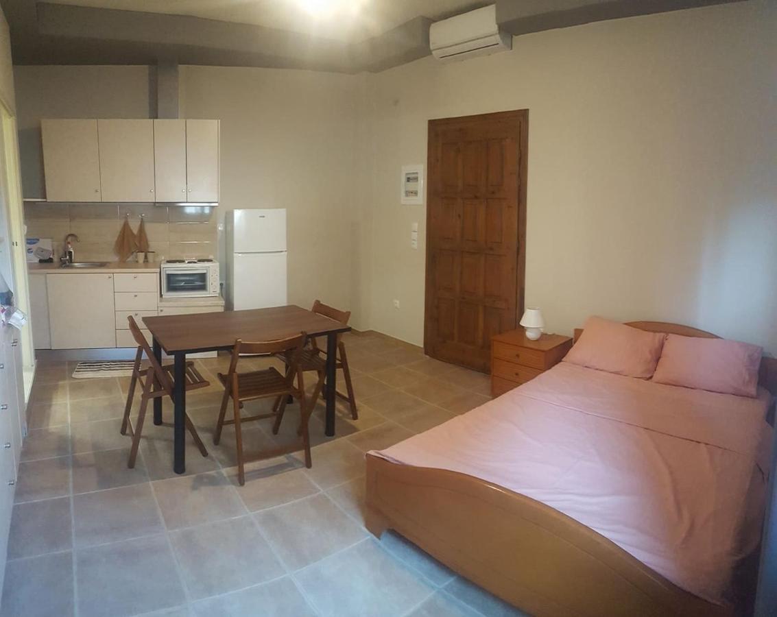 Kalamata Home, Marina A Bagian luar foto
