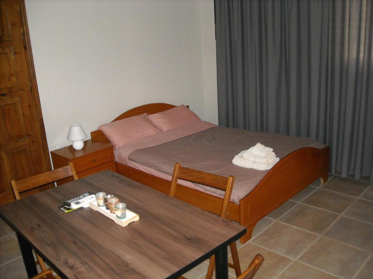 Kalamata Home, Marina A Bagian luar foto